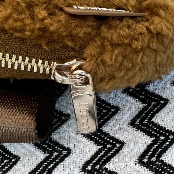 NWT Burnt Caramel Sherpa Fleece Everywhere Belt Bag lululemon - Picture 5 of 10